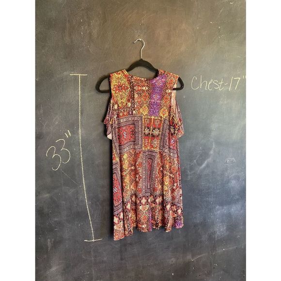 Adorable Cold Shoulder Dress - Picture 3 of 9